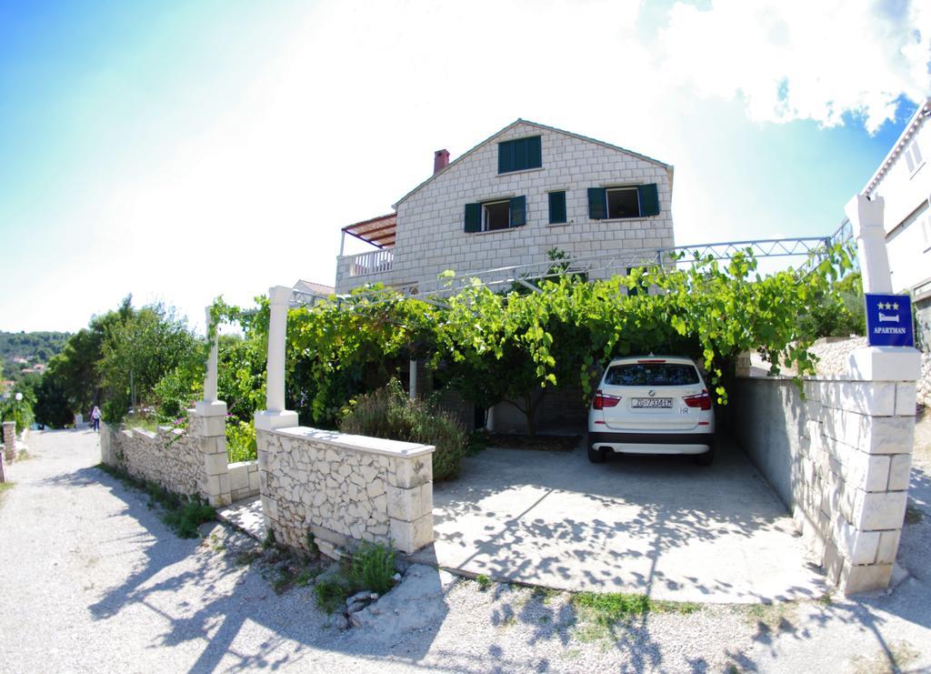 Apartments Luka Lumbarda Esterno foto
