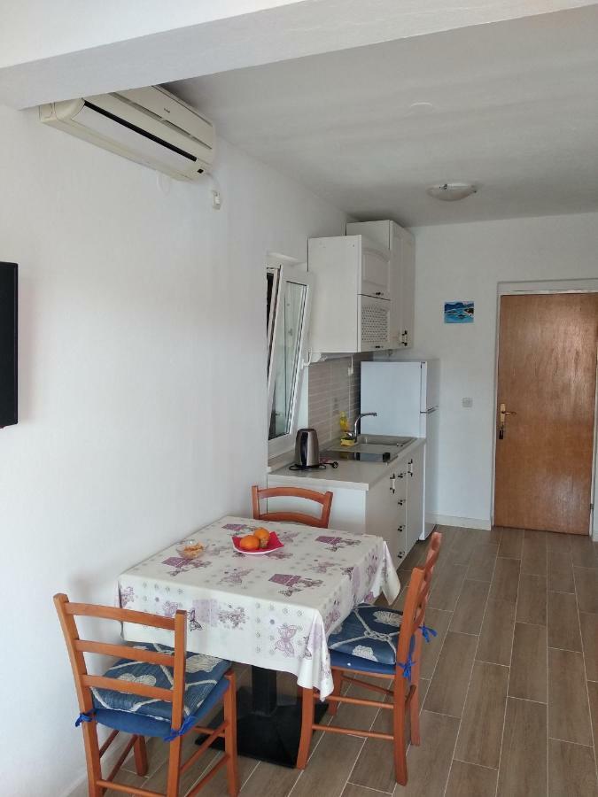 Apartments Luka Lumbarda Esterno foto